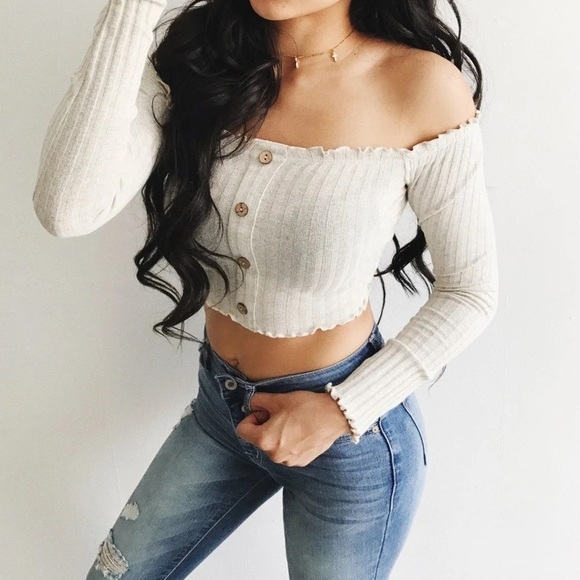 New SHEIN Grey Ribbed Button Lettuce Hem Crop Top - Picture 1 of 5